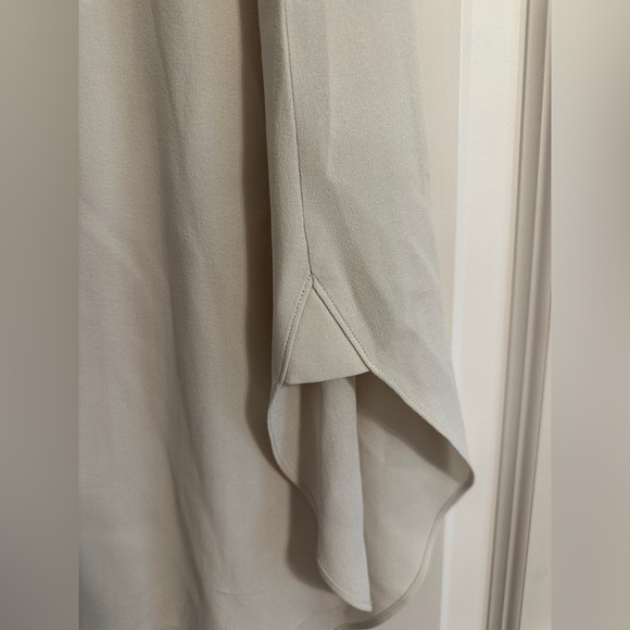 EILEEN FISHER Silk Georgette Crepe
Asymmetrical V Neck sleeveless Top Size Small - Picture 4 of 6